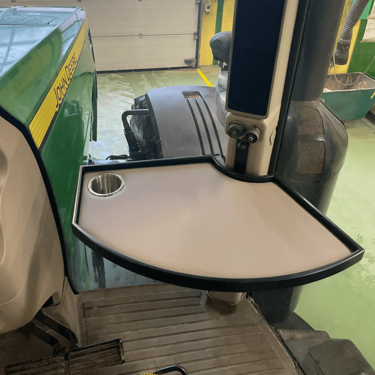CabTable™ for John Deere 8020-Series