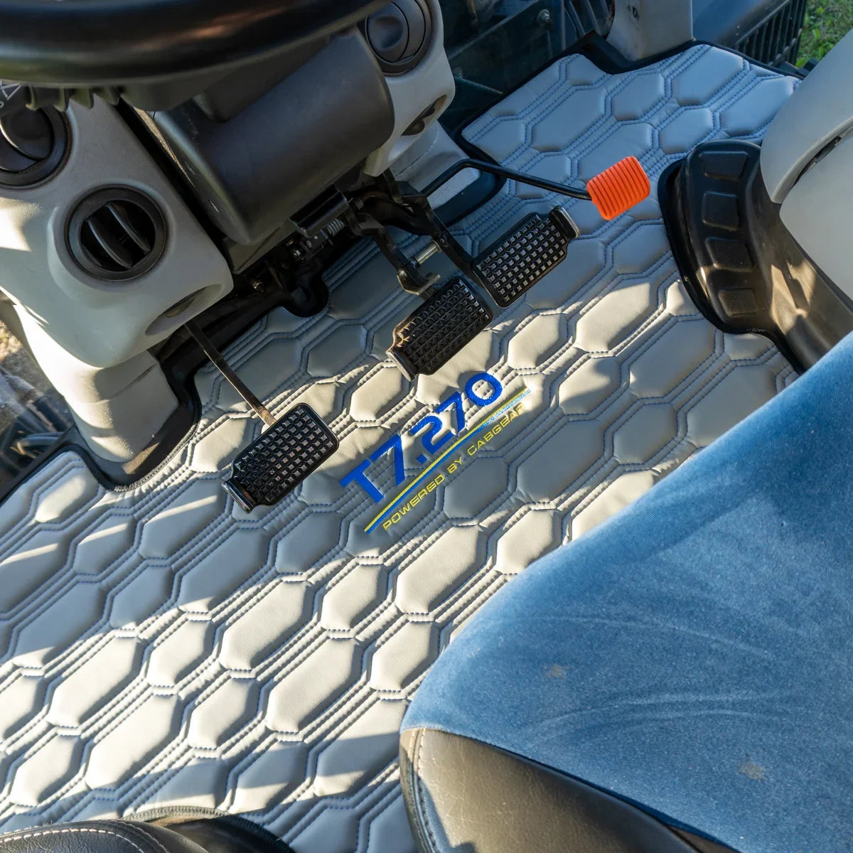 CabMat New Holland – 1200 × 1200 product image 1